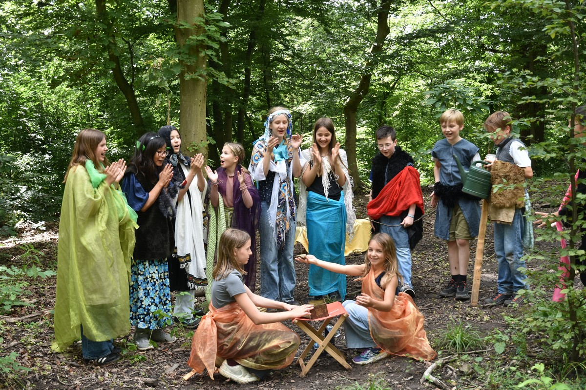 Szenenbild aus den Theaterprojekten (Foto Claudia Killian)